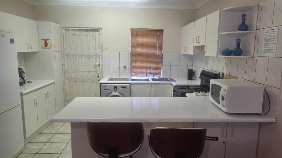 3 Bedroom Property for Sale in Gordons Bay Central Western Cape